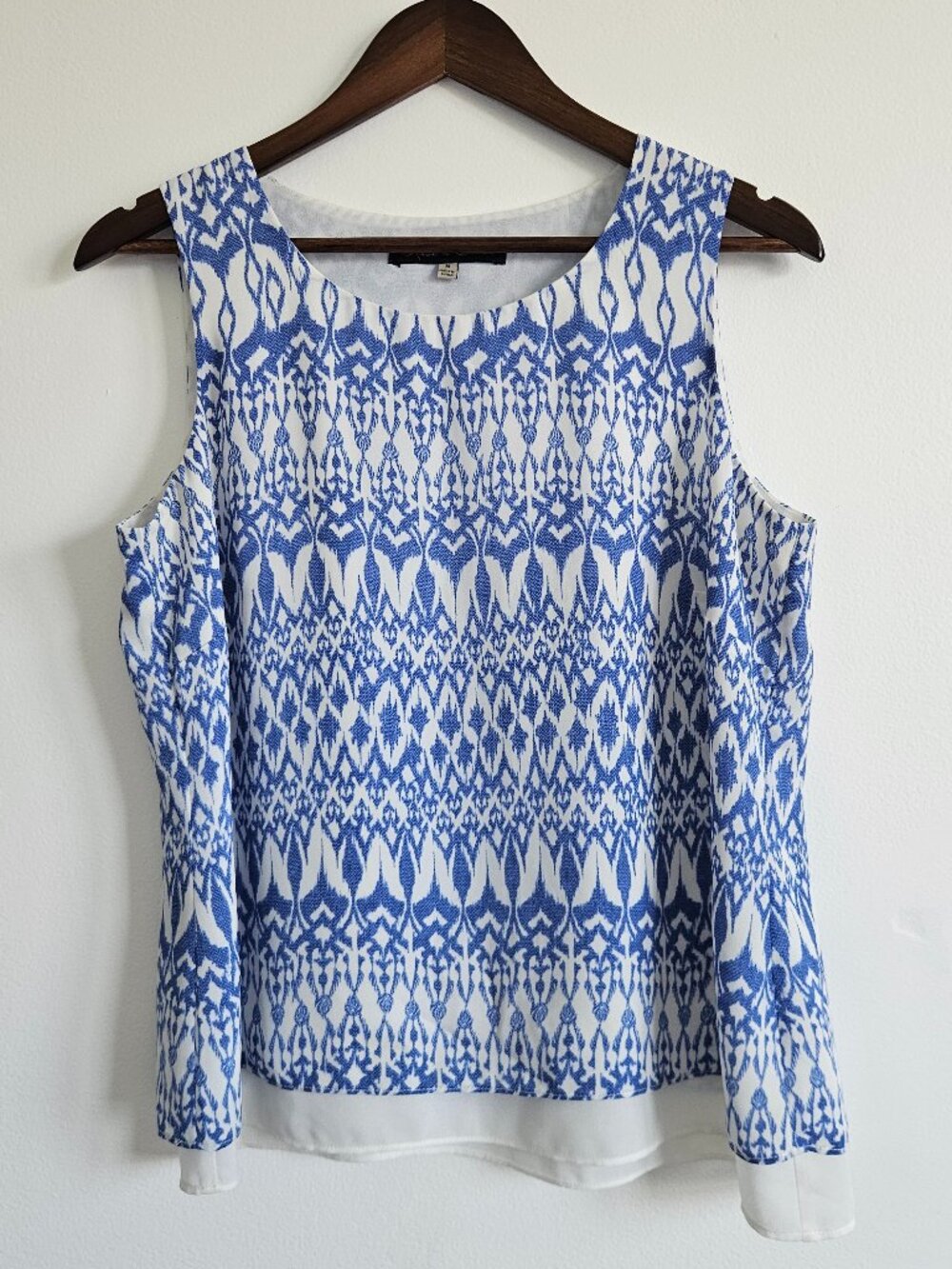 Rose and Olive M Medium Top Blouse Blue White Abstract Tiered Hem
